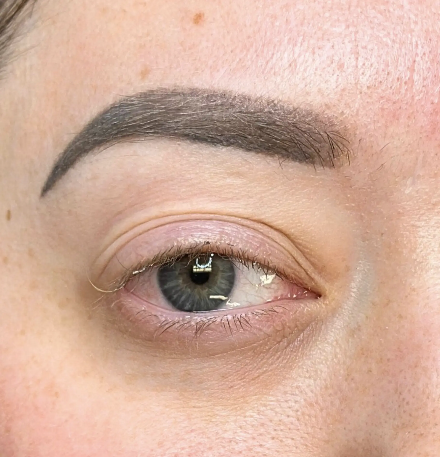 Cosmetic tattoo artist